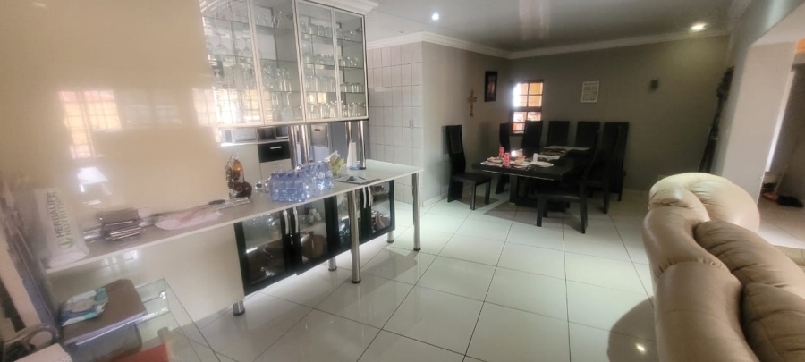 4 Bedroom Property for Sale in Chroompark Limpopo