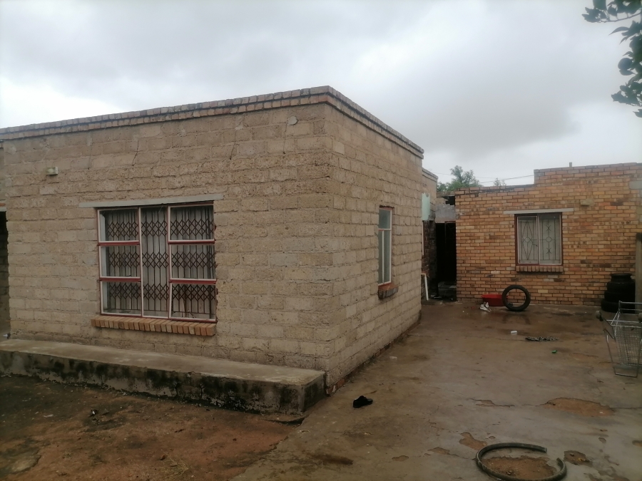 6 Bedroom Property for Sale in Seshego 9L Limpopo