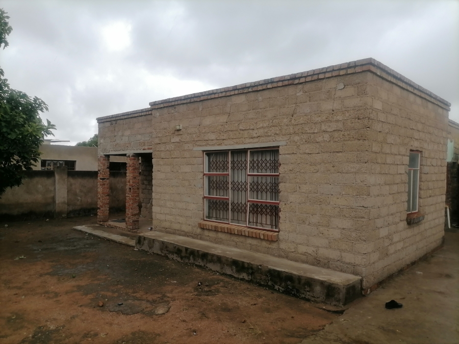 6 Bedroom Property for Sale in Seshego 9L Limpopo