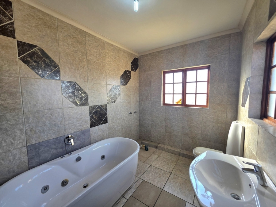 To Let 4 Bedroom Property for Rent in Bendor Limpopo