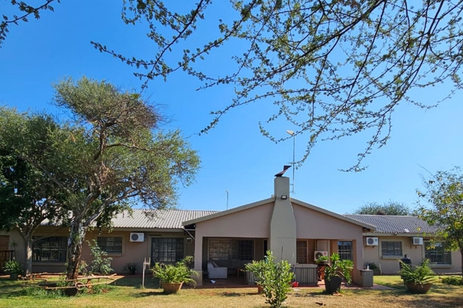 6 Bedroom Property for Sale in Northam Limpopo