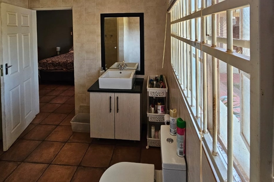 6 Bedroom Property for Sale in Northam Limpopo