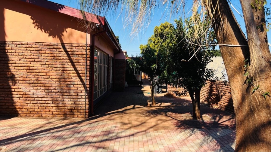 5 Bedroom Property for Sale in Impala Park Limpopo