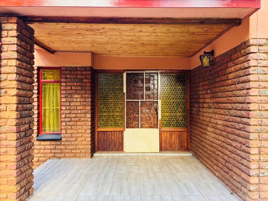 5 Bedroom Property for Sale in Impala Park Limpopo