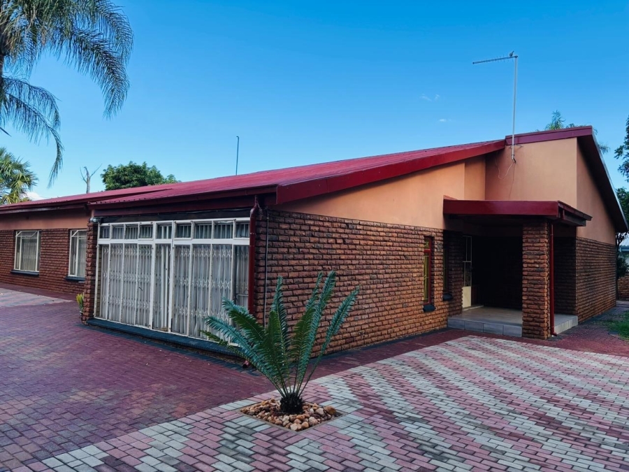 5 Bedroom Property for Sale in Impala Park Limpopo