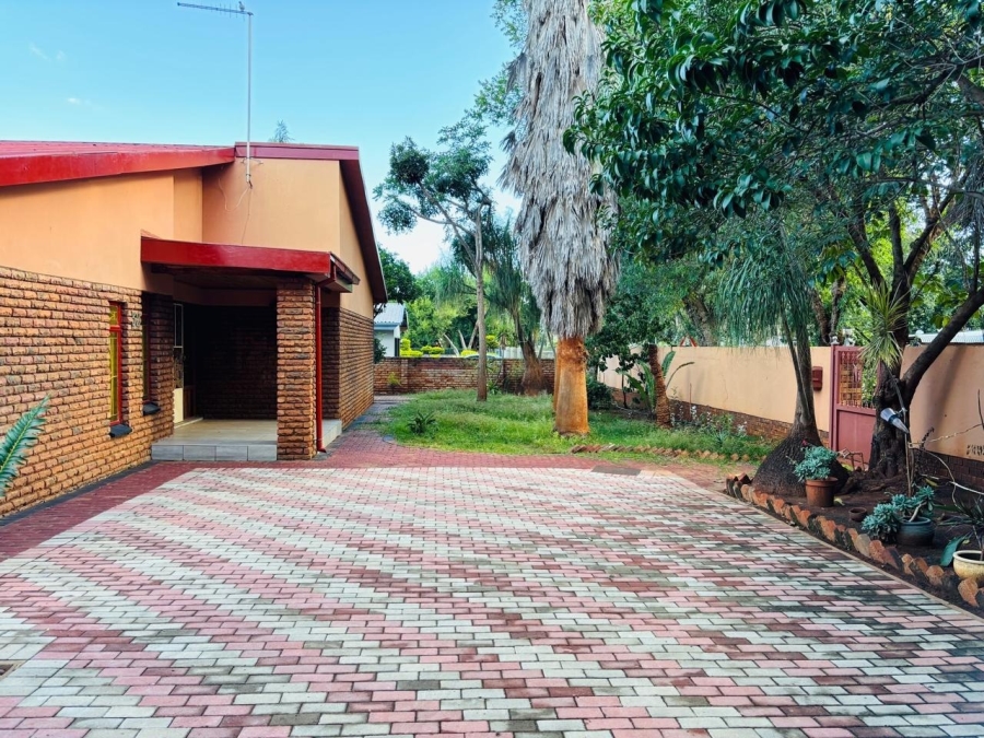 5 Bedroom Property for Sale in Impala Park Limpopo