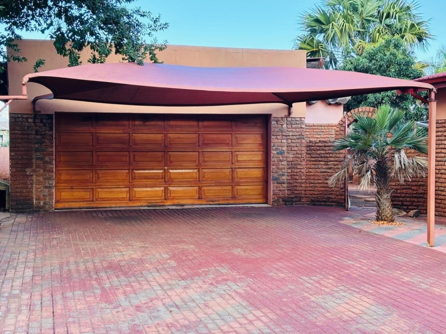 5 Bedroom Property for Sale in Impala Park Limpopo