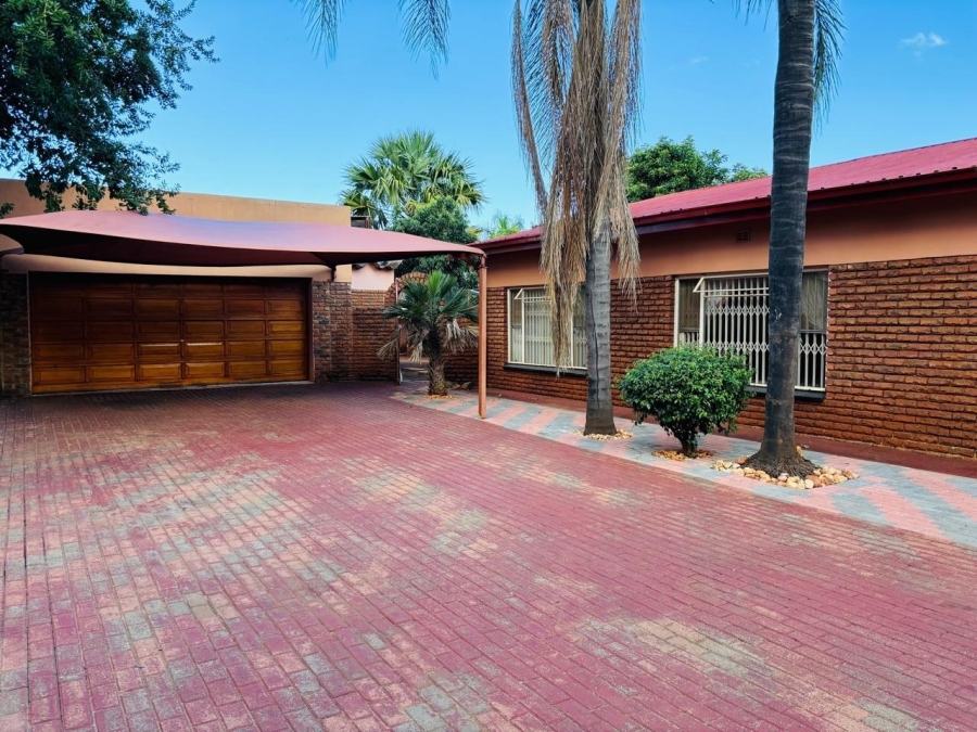 5 Bedroom Property for Sale in Impala Park Limpopo