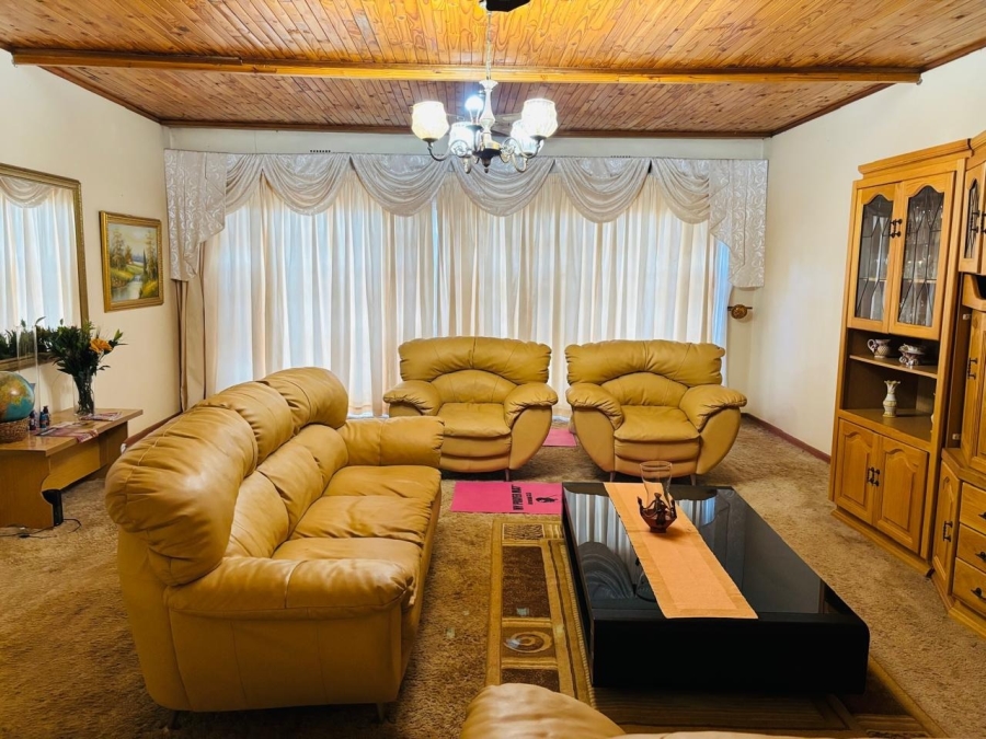 5 Bedroom Property for Sale in Impala Park Limpopo
