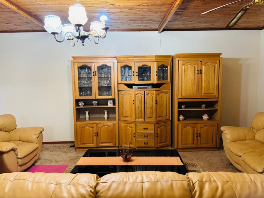 5 Bedroom Property for Sale in Impala Park Limpopo