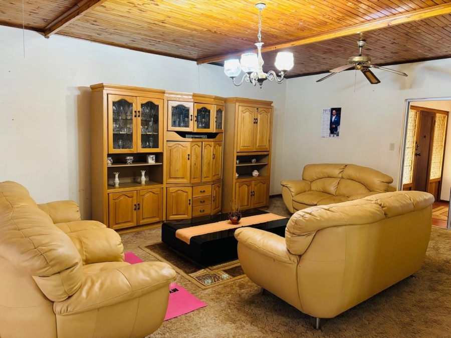 5 Bedroom Property for Sale in Impala Park Limpopo