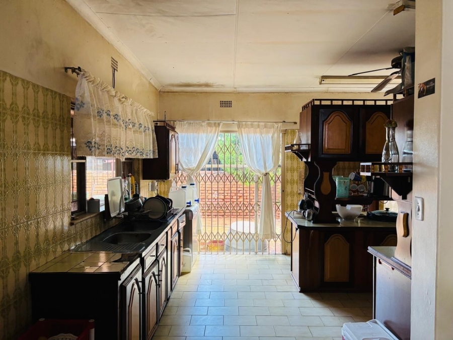 5 Bedroom Property for Sale in Impala Park Limpopo