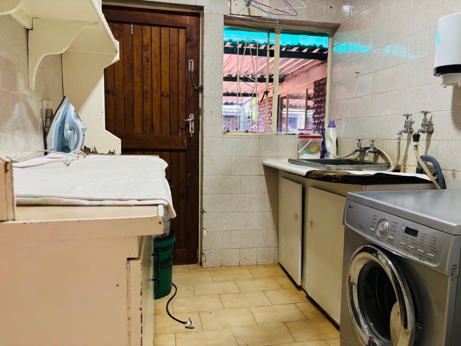 5 Bedroom Property for Sale in Impala Park Limpopo