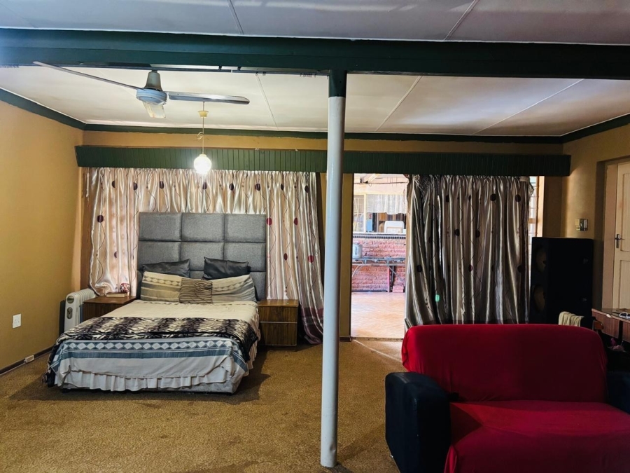 5 Bedroom Property for Sale in Impala Park Limpopo