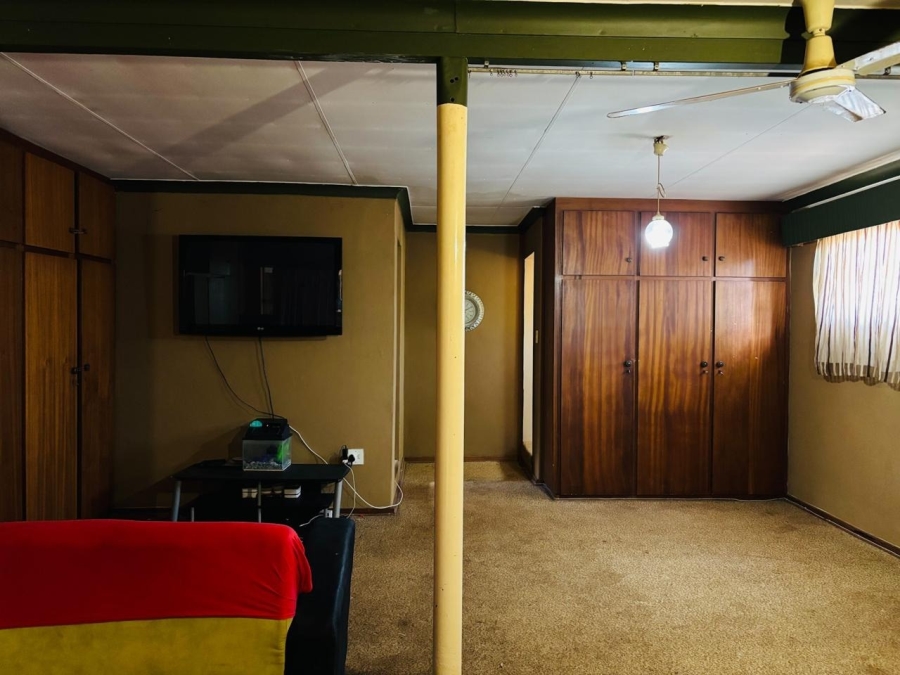 5 Bedroom Property for Sale in Impala Park Limpopo