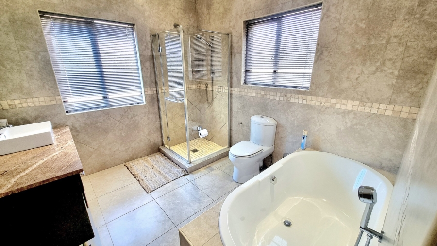 5 Bedroom Property for Sale in Koro Creek Golf Estate Limpopo