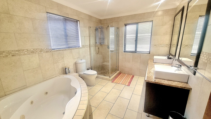 5 Bedroom Property for Sale in Koro Creek Golf Estate Limpopo