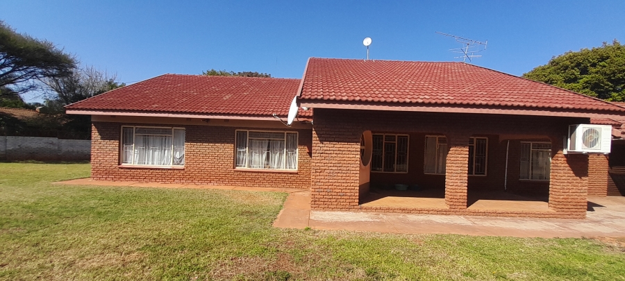 4 Bedroom Property for Sale in Chroompark Limpopo