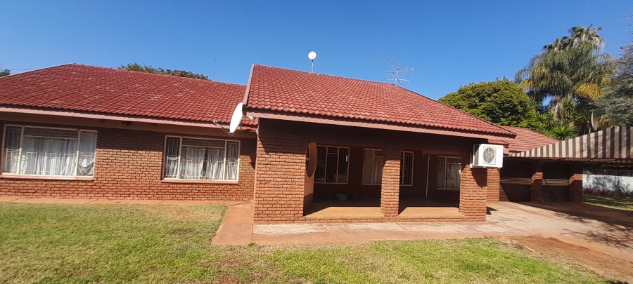 4 Bedroom Property for Sale in Chroompark Limpopo