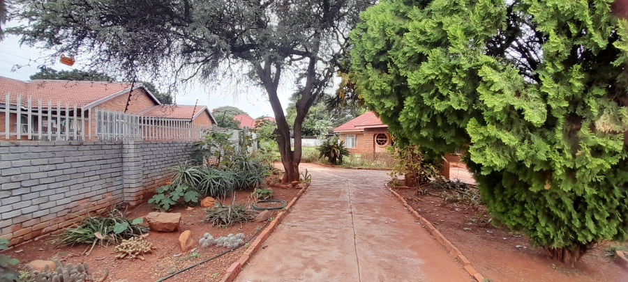 4 Bedroom Property for Sale in Chroompark Limpopo