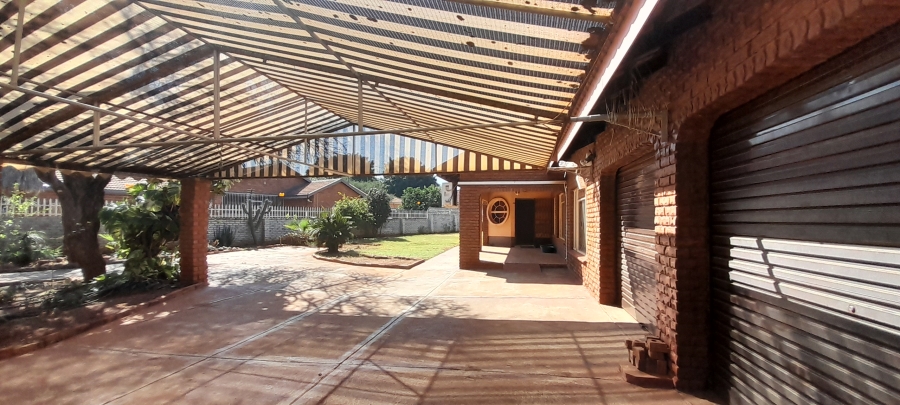 4 Bedroom Property for Sale in Chroompark Limpopo