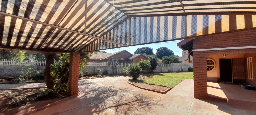 4 Bedroom Property for Sale in Chroompark Limpopo