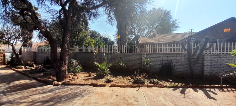 4 Bedroom Property for Sale in Chroompark Limpopo