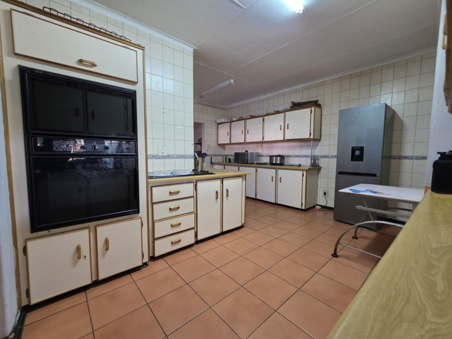 To Let 5 Bedroom Property for Rent in Flora Park Limpopo