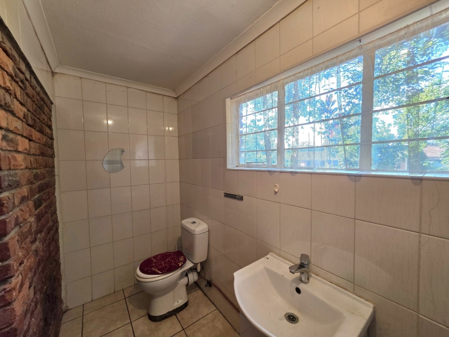 To Let 5 Bedroom Property for Rent in Flora Park Limpopo
