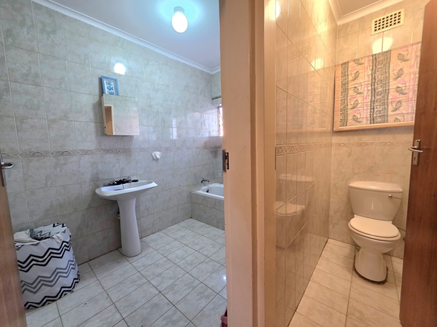 To Let 5 Bedroom Property for Rent in Flora Park Limpopo