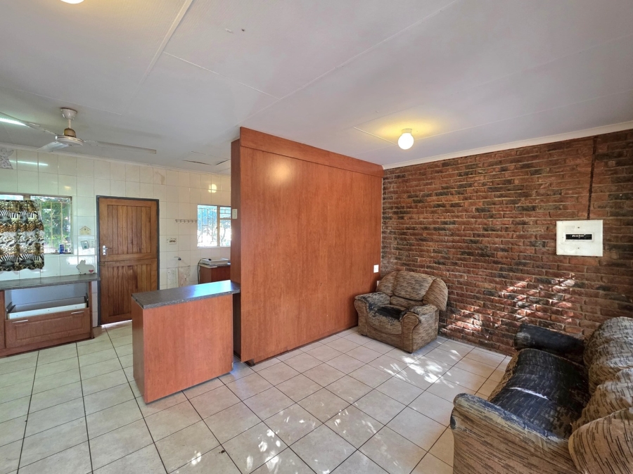 To Let 5 Bedroom Property for Rent in Flora Park Limpopo