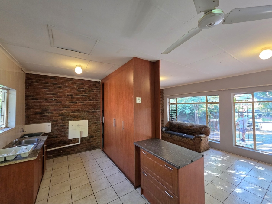 To Let 5 Bedroom Property for Rent in Flora Park Limpopo