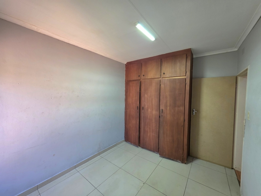 To Let 5 Bedroom Property for Rent in Flora Park Limpopo