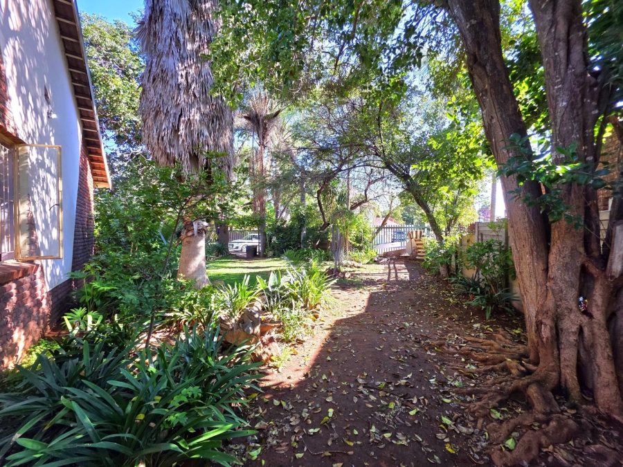 To Let 5 Bedroom Property for Rent in Flora Park Limpopo