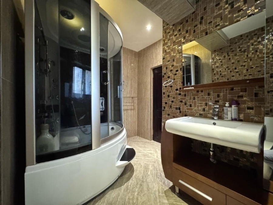 5 Bedroom Property for Sale in Bendor Limpopo