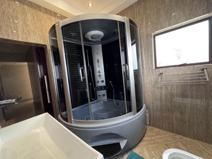 5 Bedroom Property for Sale in Bendor Limpopo