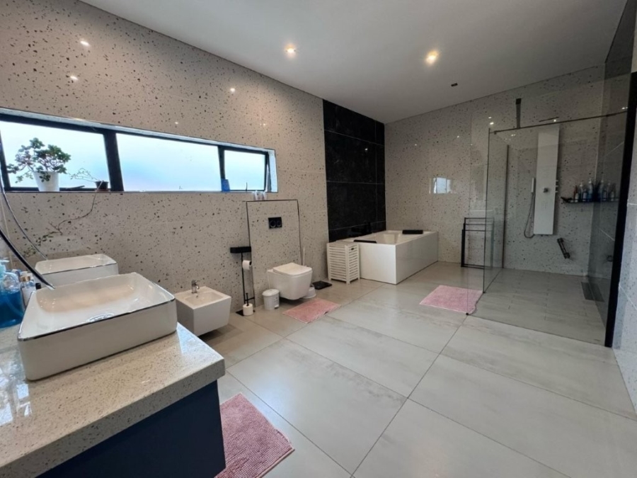 5 Bedroom Property for Sale in Bendor Limpopo