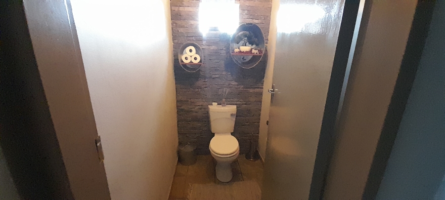 5 Bedroom Property for Sale in Mokopane Central Limpopo