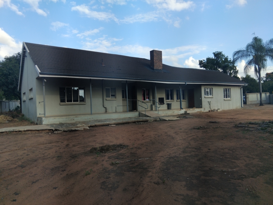 7 Bedroom Property for Sale in Hospitaalpark Limpopo