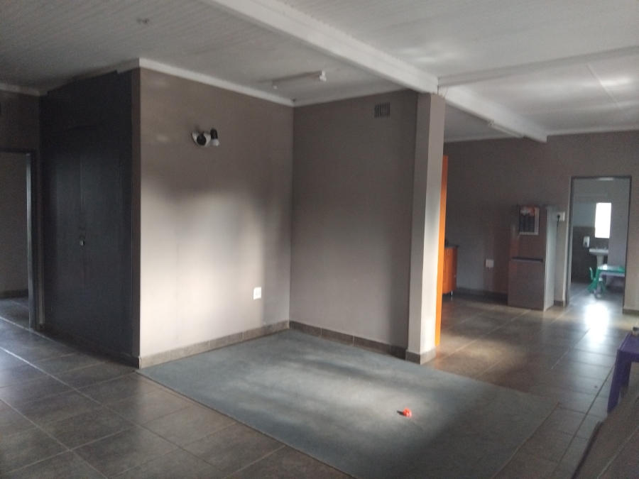 7 Bedroom Property for Sale in Hospitaalpark Limpopo