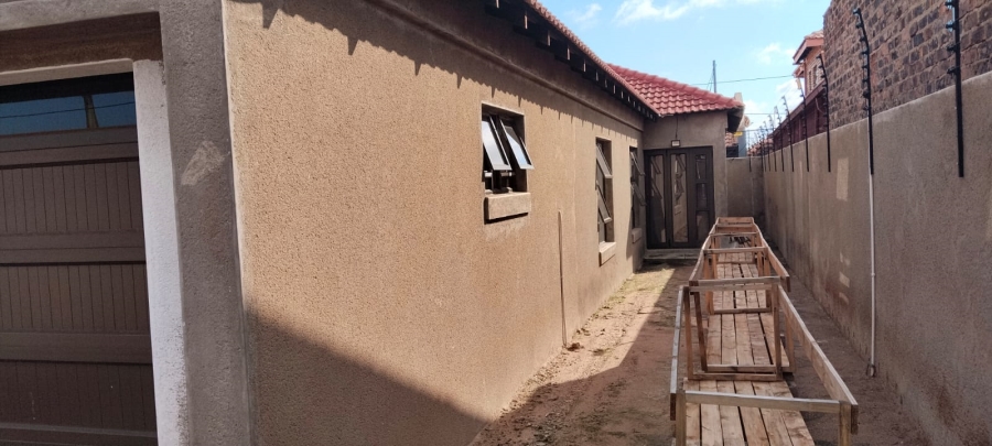 2 Bedroom Property for Sale in Westenburg Limpopo