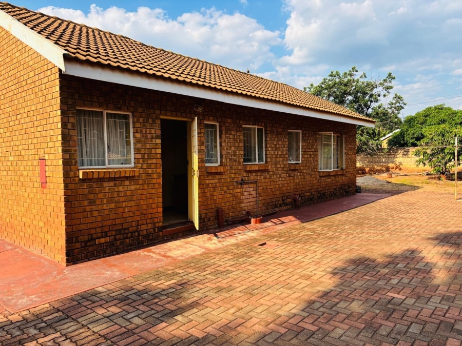 3 Bedroom Property for Sale in Chroompark Limpopo