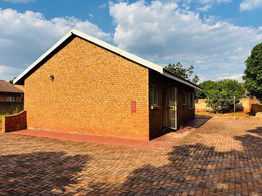 3 Bedroom Property for Sale in Chroompark Limpopo