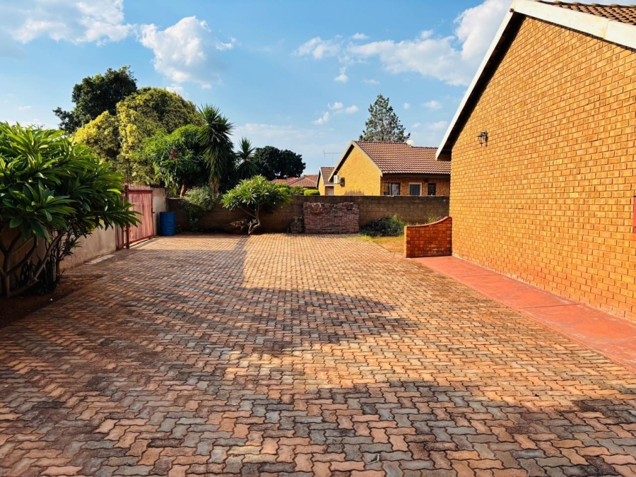 3 Bedroom Property for Sale in Chroompark Limpopo