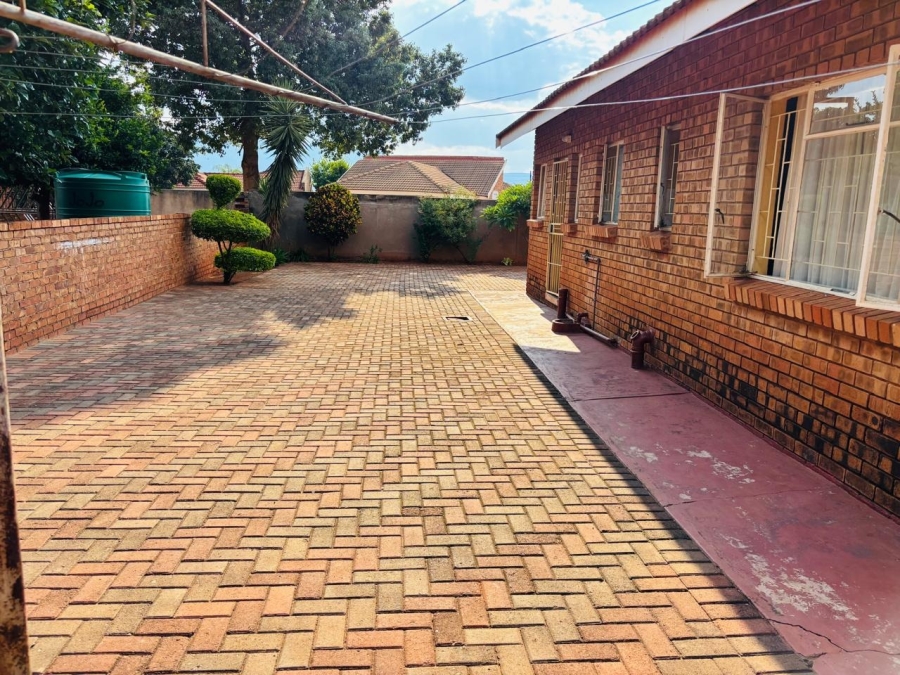 3 Bedroom Property for Sale in Chroompark Limpopo