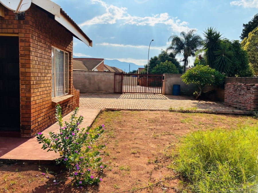 3 Bedroom Property for Sale in Chroompark Limpopo