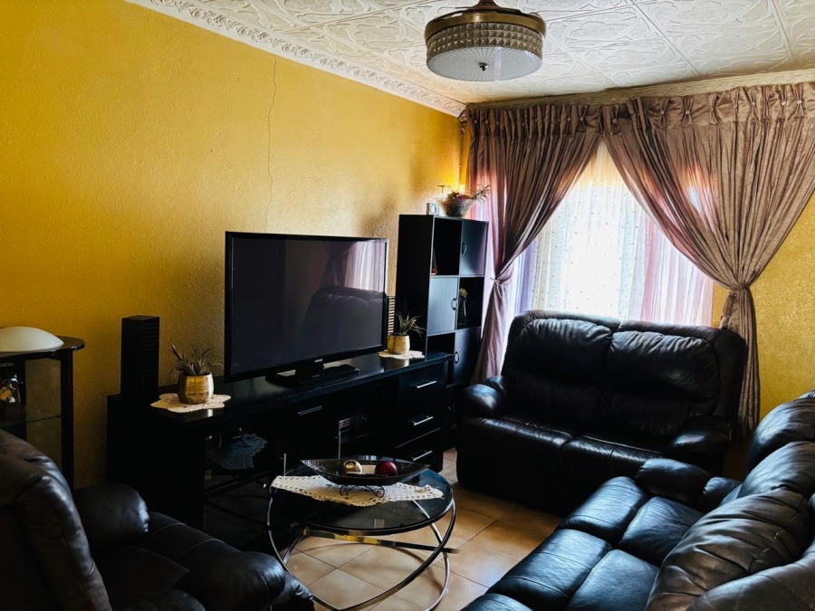 3 Bedroom Property for Sale in Chroompark Limpopo