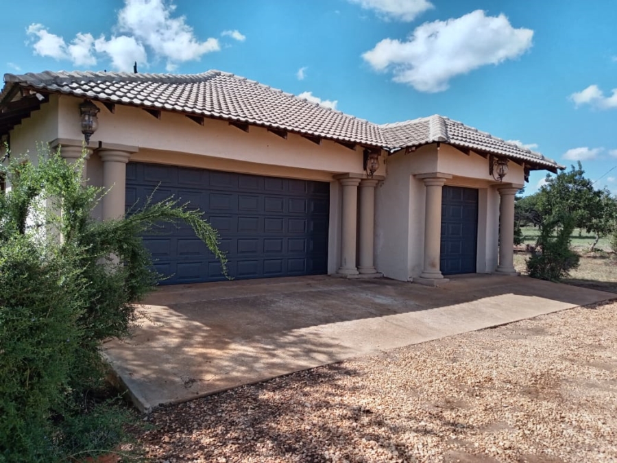 4 Bedroom Property for Sale in Myngenoegen A H Limpopo