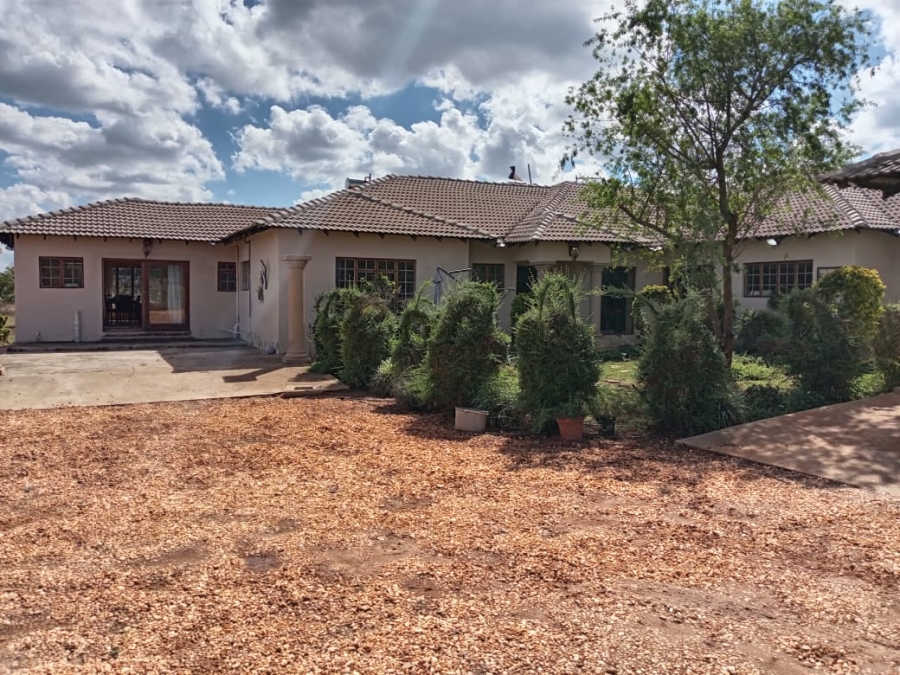 4 Bedroom Property for Sale in Myngenoegen A H Limpopo