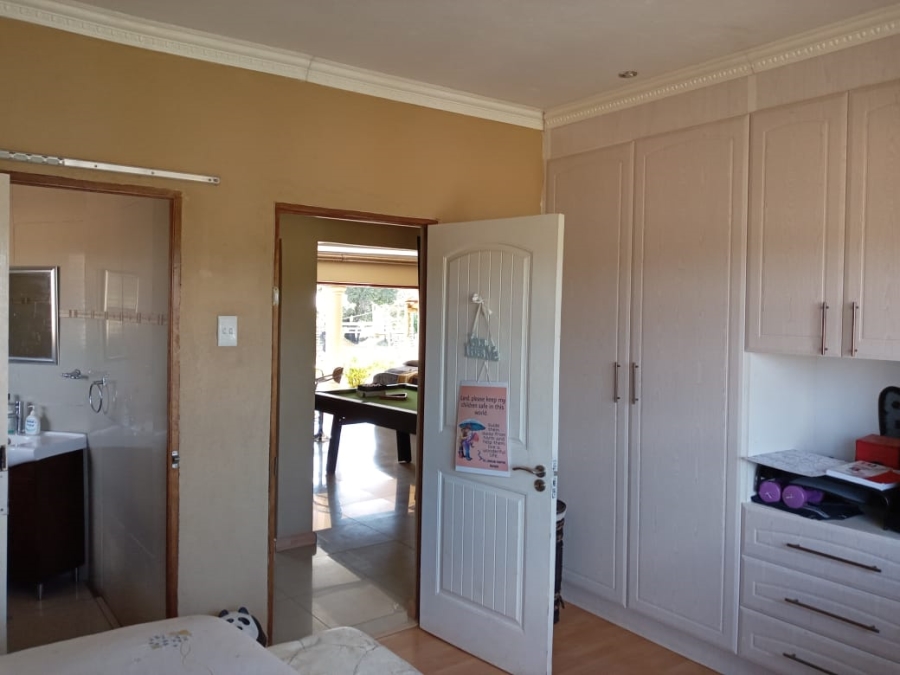 4 Bedroom Property for Sale in Myngenoegen A H Limpopo